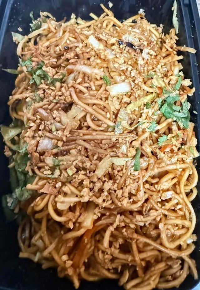 Vegetable Chilli Garlic Noodles.